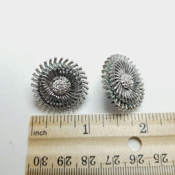 Vintage Crown Trifari Clip On Earrings, Silver Tone Pinwheel Shape Mid Century - Picture 5 of 7